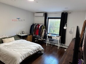 22-10 47th St in Queens, NY - Building Photo - Building Photo