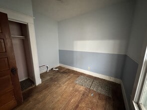 716 E Ave B in Hutchinson, KS - Building Photo - Building Photo