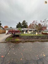 14465 SE Bevington Ct in Milwaukie, OR - Building Photo