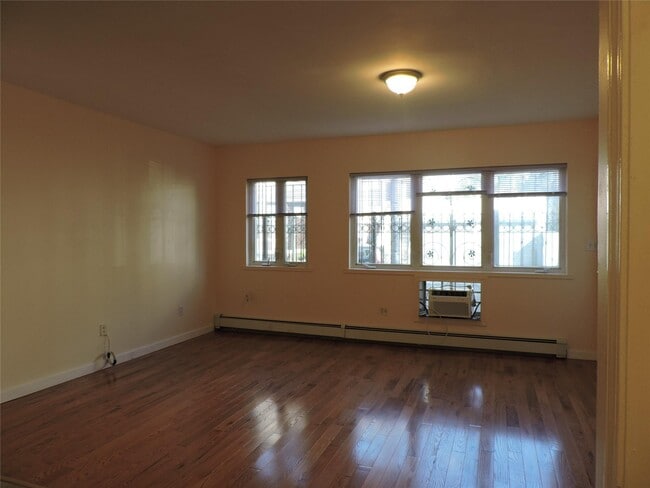1031 Halsey St in Brooklyn, NY - Building Photo - Building Photo