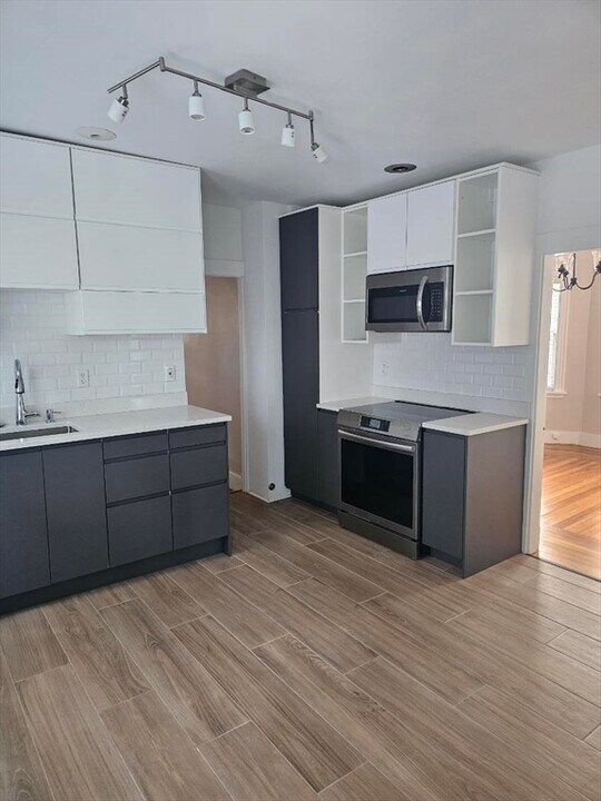 12 Glendale Ave in Somerville, MA - Building Photo