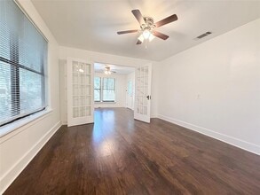 2003 E 12th St in Austin, TX - Foto de edificio - Building Photo
