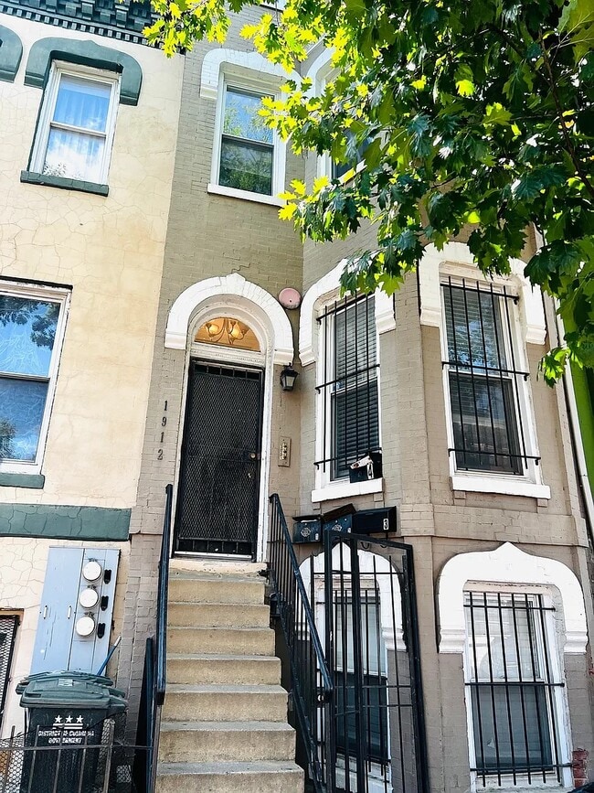 1912 9th St NW, Unit 1