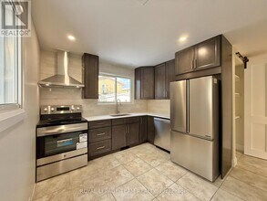 973 Eiffel Ave in Ottawa, ON - Building Photo - Building Photo