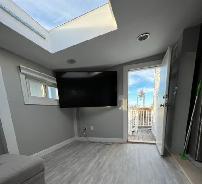 9 P St, Unit 3