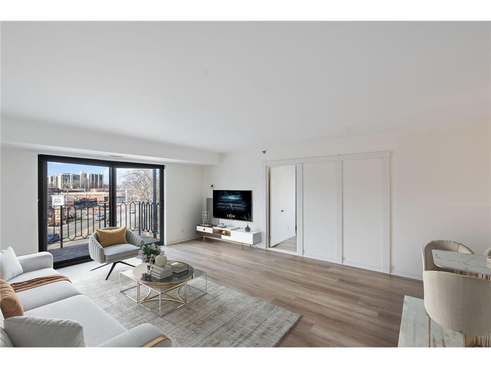 3131 Excelsior Blvd in Minneapolis, MN - Building Photo
