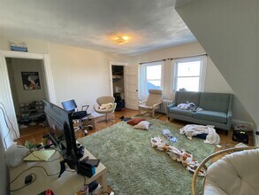 14 Fairmount St, Unit 3 in Medford, MA - Foto de edificio - Building Photo