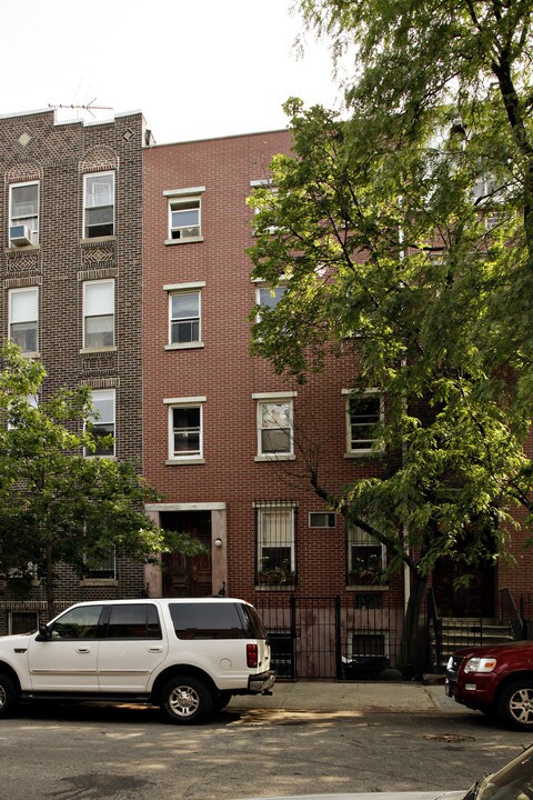 269 E Seventh St in New York, NY - Building Photo