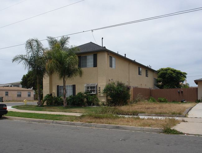 740 Cherry Ave in Imperial Beach, CA - Building Photo - Building Photo