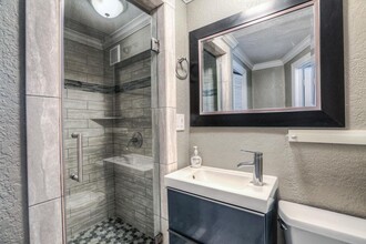 4809 McEwen St in Houston, TX - Building Photo - Building Photo