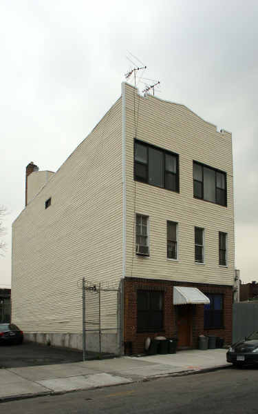 23 Meserole St in Brooklyn, NY - Foto de edificio