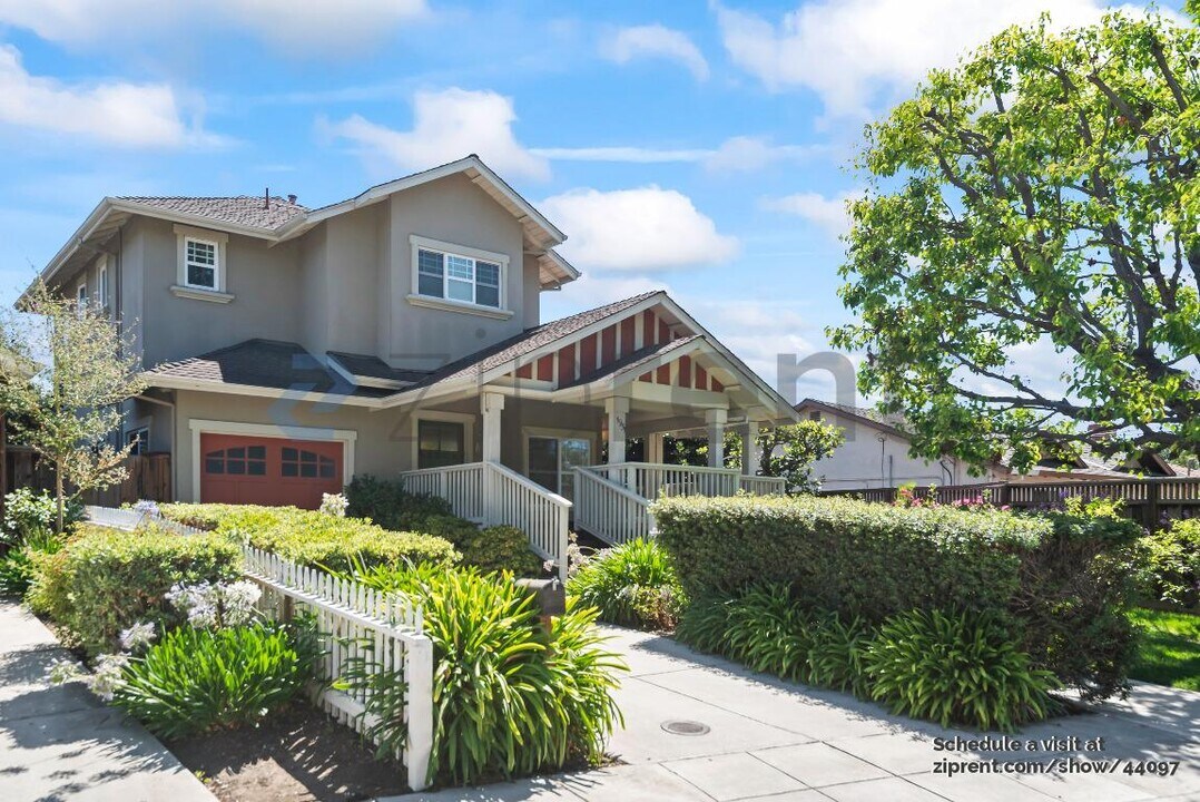 1951 Plymouth St in Mountain View, CA - Building Photo