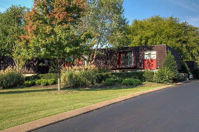 126 Walton Ferry Rd in Hendersonville, TN - Building Photo