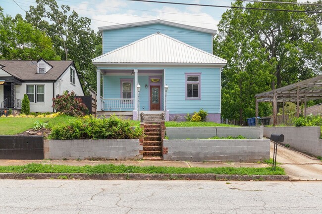 property at 930 Park Ave SE