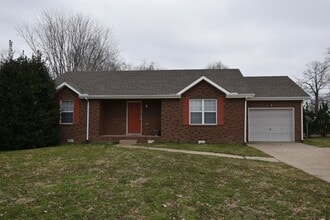 3383 Queensbury Rd in Clarksville, TN - Building Photo - Building Photo