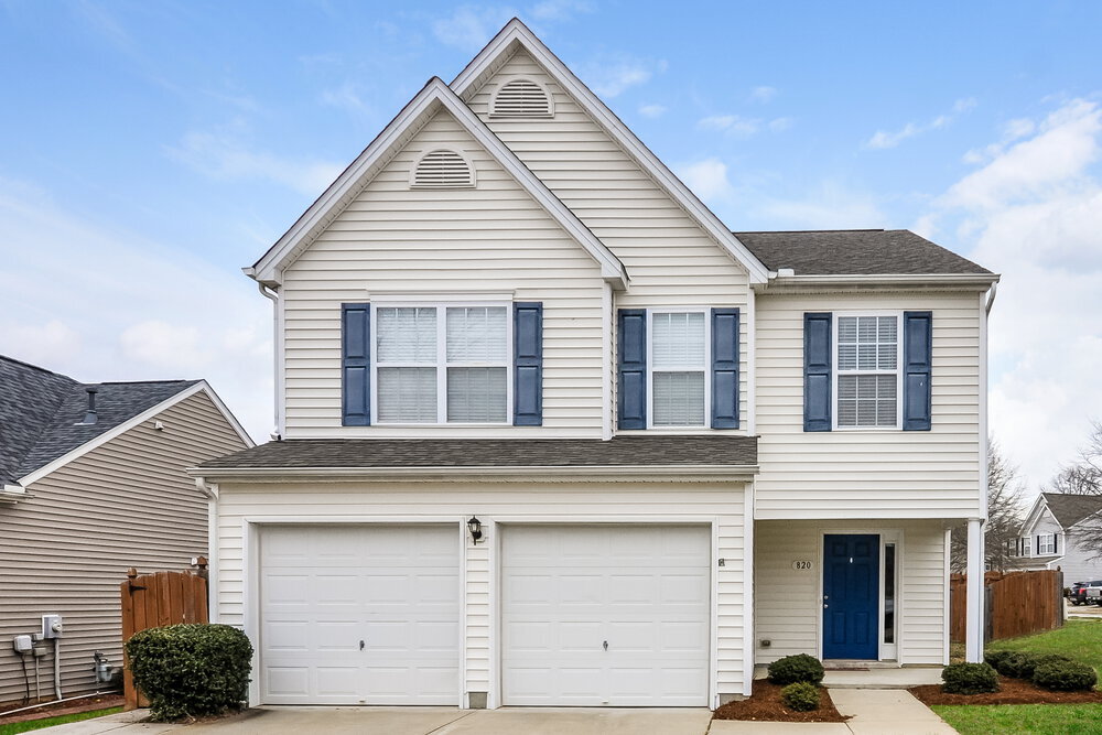820 Willow Bay Dr in Fuquay Varina, NC - Building Photo