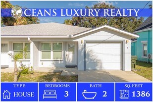 220 N Halifax Ave in Daytona Beach, FL - Building Photo