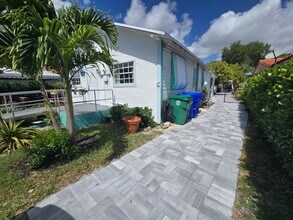 3083 SW 17th St in Miami, FL - Building Photo - Building Photo