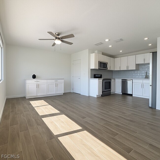 1458 Alwynne Dr N in Lehigh Acres, FL - Building Photo - Building Photo