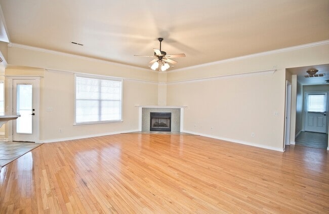 402 NE Shasta Ct in Bentonville, AR - Building Photo - Building Photo