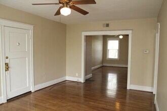 726 Kingsland Ave, Unit 3 in University City, MO - Building Photo - Building Photo
