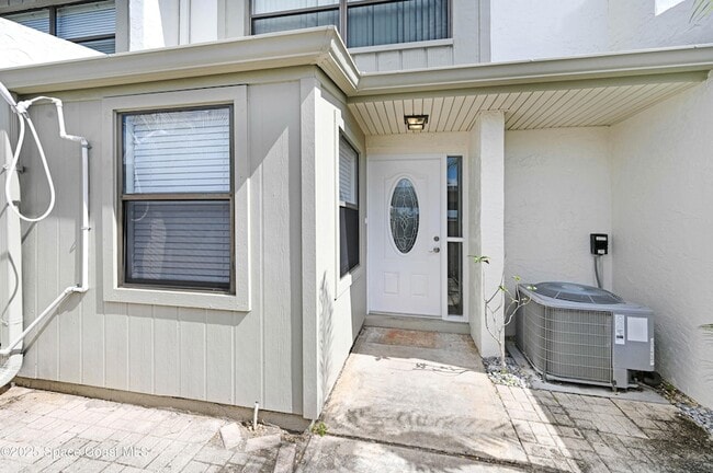 184 Palmetto Ave, Unit 111 in Indialantic, FL - Building Photo - Building Photo