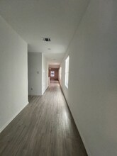 8615 Astral Pl in San Antonio, TX - Foto de edificio - Building Photo