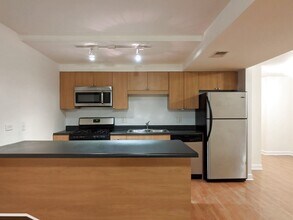 2134 W Concord Pl in Chicago, IL - Building Photo - Building Photo