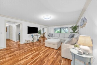 25 SE Turtle Creek Dr in Jupiter, FL - Foto de edificio - Building Photo