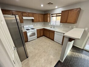 7879 Black Beard Ave in Las Vegas, NV - Building Photo - Building Photo