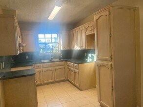 3020 Floresta St in Edinburg, TX - Building Photo - Building Photo