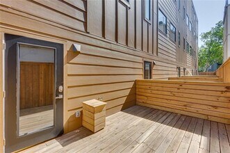 1425 N Garrett Ave in Dallas, TX - Building Photo - Building Photo