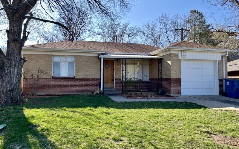1385 Otis St in Lakewood, CO - Building Photo