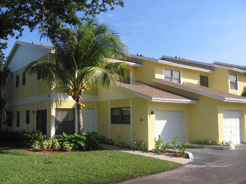 Dover / Coventry Apartments in Boca Raton, FL - Building Photo