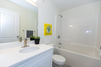 Templeton Townhomes in Winnipeg, MB - Building Photo - Building Photo