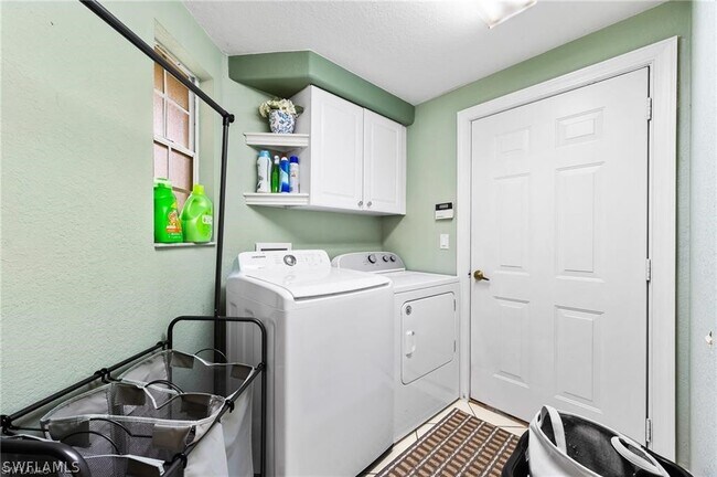 property at 8771 Ibis Cove Cir
