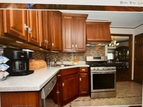 163 Prospect St, Unit 1 in Pawtucket, RI - Building Photo - Building Photo