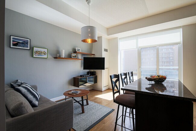 339 Adelaide St E in Toronto, ON - Building Photo - Building Photo
