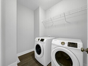 4461 Lower Beaver Rd in Des Moines, IA - Building Photo - Building Photo