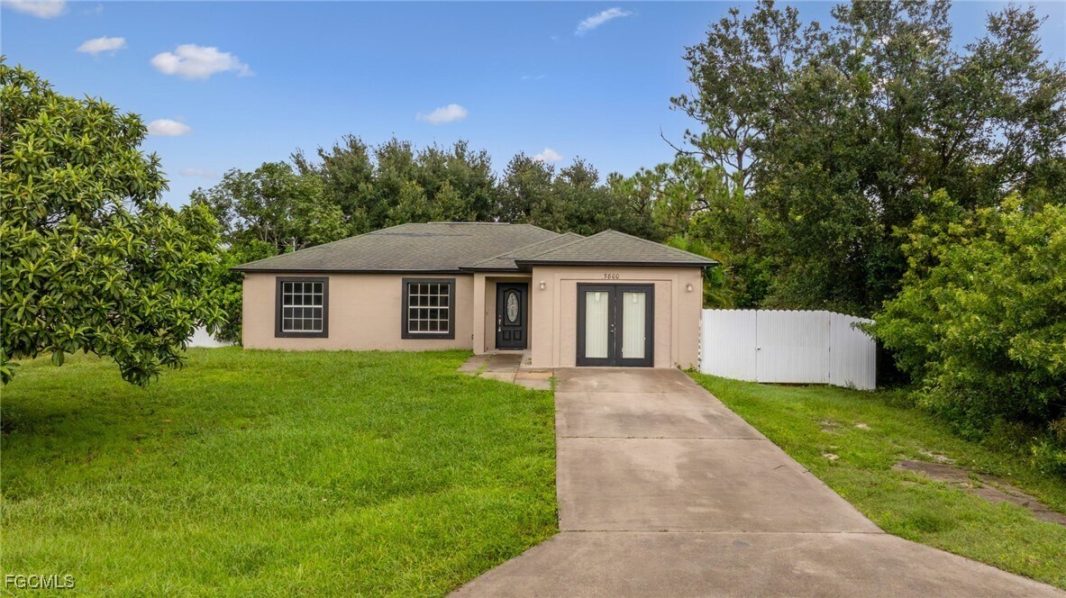 3800 5th St SW in Lehigh Acres, FL - Building Photo
