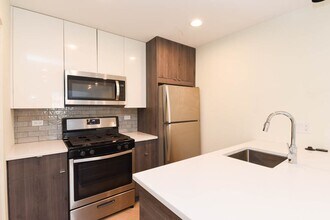 959 W Grace St in Chicago, IL - Foto de edificio - Building Photo