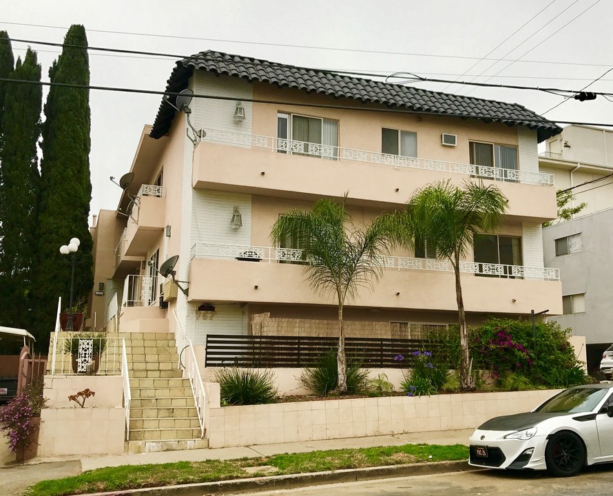 Barrington Manor Apartments in Los Angeles, CA - Building Photo