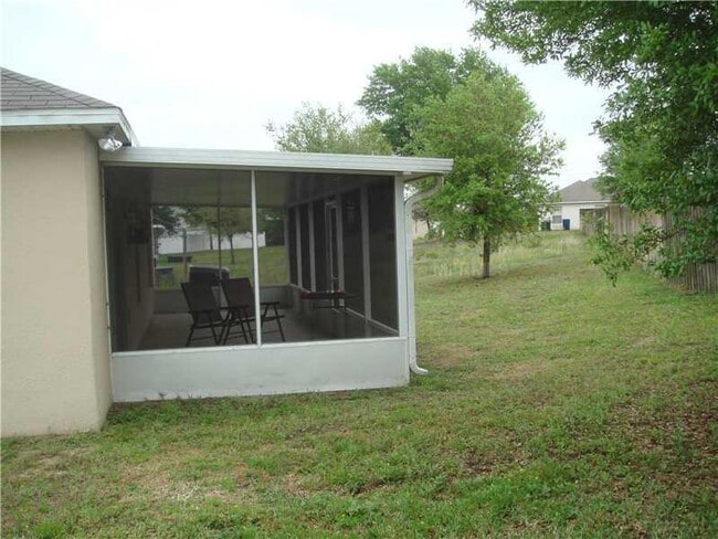 1042 Tawny Eagle Dr in Groveland, FL - Building Photo - Building Photo