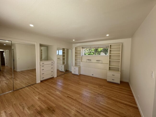12689 Cambridge Dr in Saratoga, CA - Building Photo - Building Photo