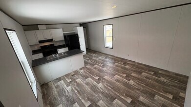 8940 Wildwood Dr in Kalamazoo, MI - Building Photo - Building Photo