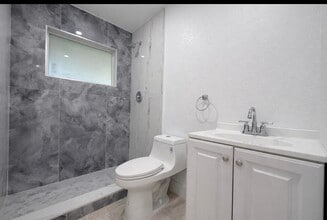 732 Neil Rd in West Palm Beach, FL - Building Photo - Building Photo