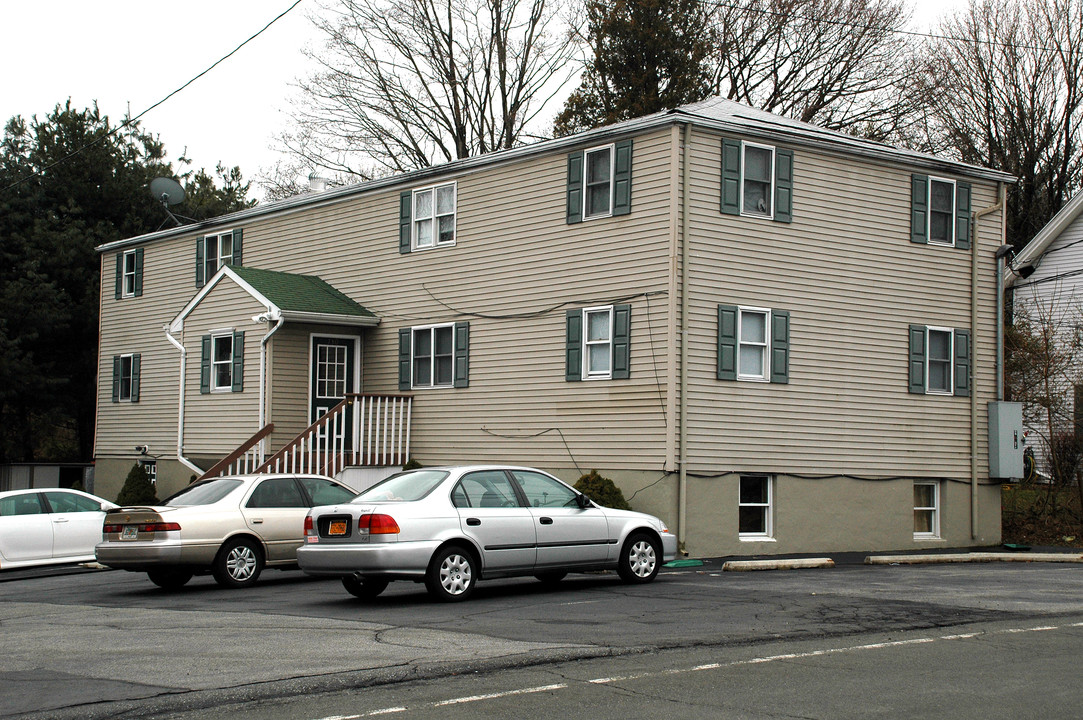 130 Washburns Ln in Stony Point, NY - Building Photo