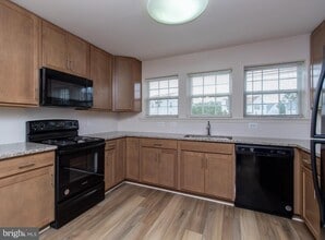 4145 Apple Orchard Ct in Hillcrest Heights, MD - Building Photo - Building Photo