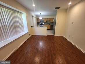 1108 Coventry Way in Mount Laurel, NJ - Building Photo - Building Photo