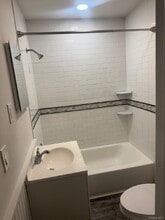 114 Webster Ave in Lake Ronkonkoma, NY - Foto de edificio - Building Photo